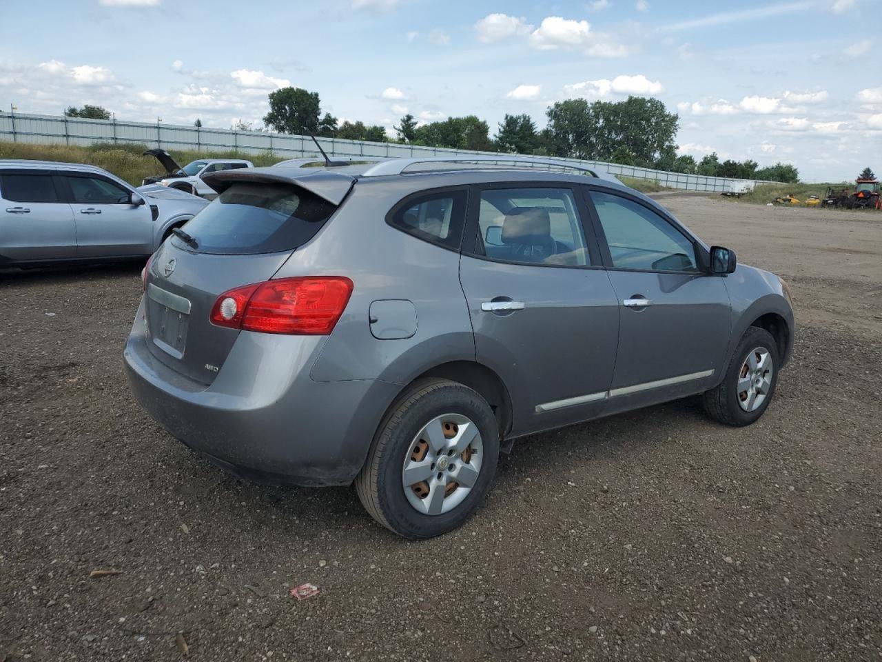 2015 Nissan Rogue Select S - Image 4