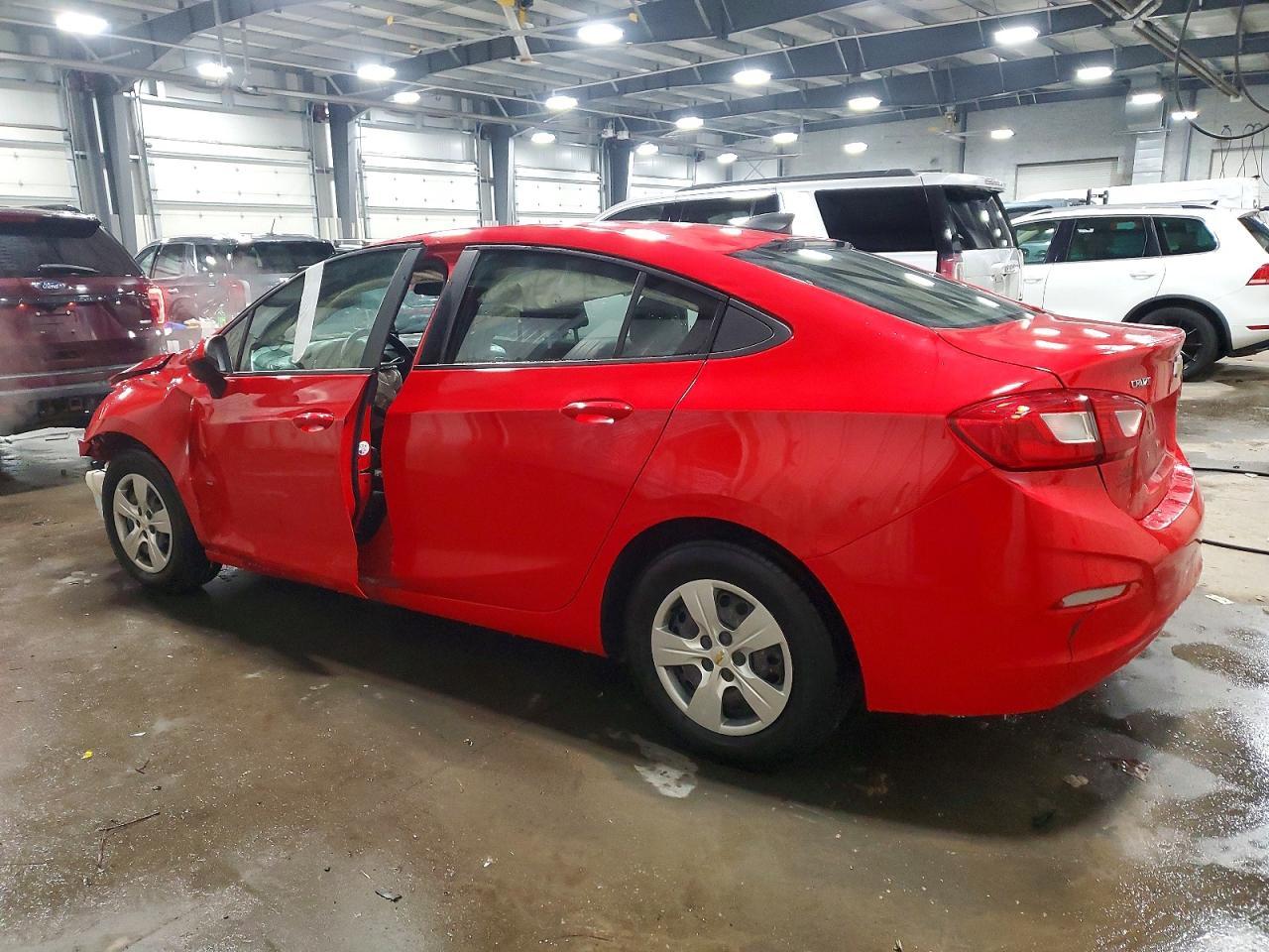 2018 Chevrolet Cruze Ls - Фото 2