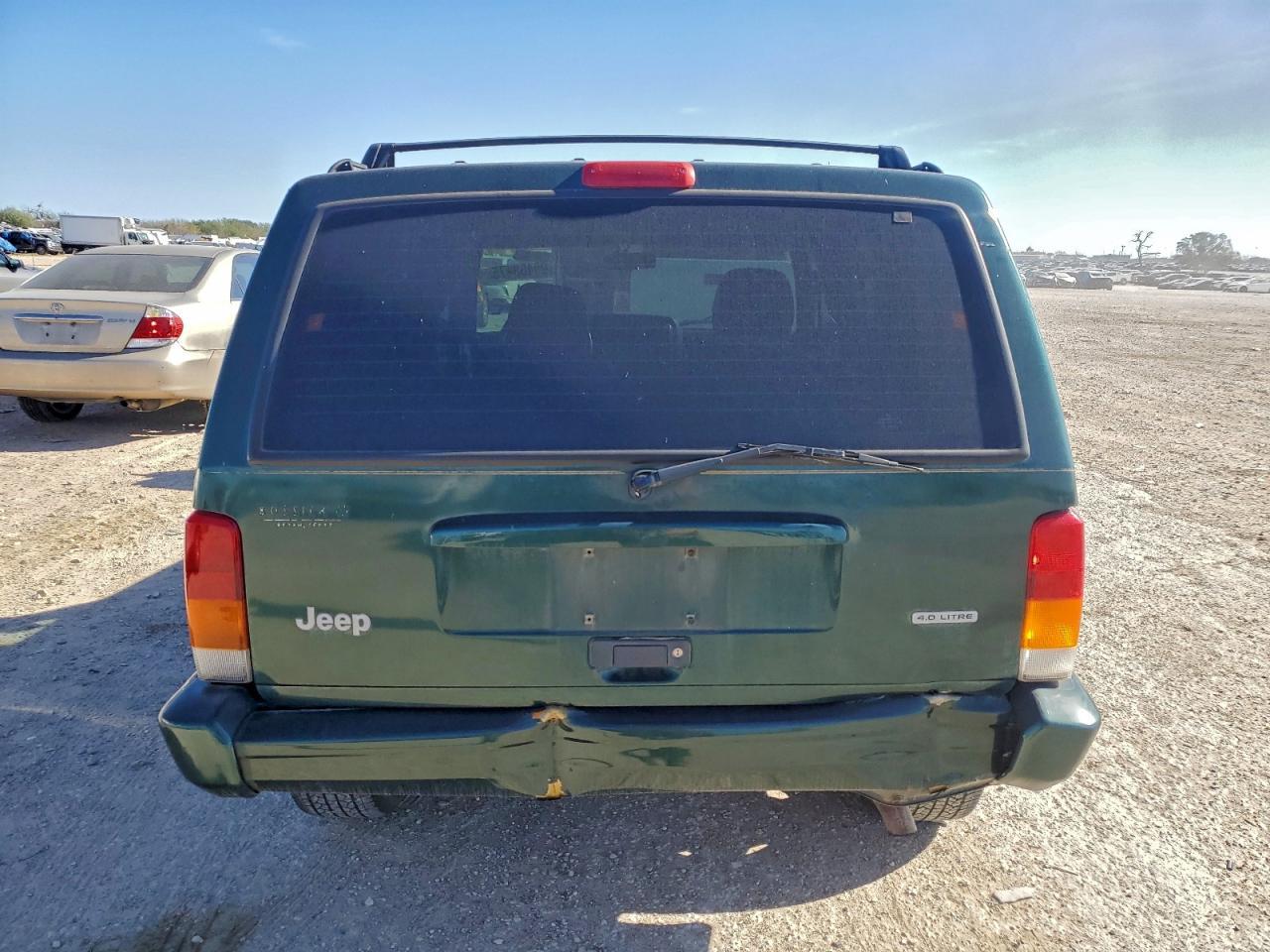 2000 Jeep Cherokee Classic - Image 6