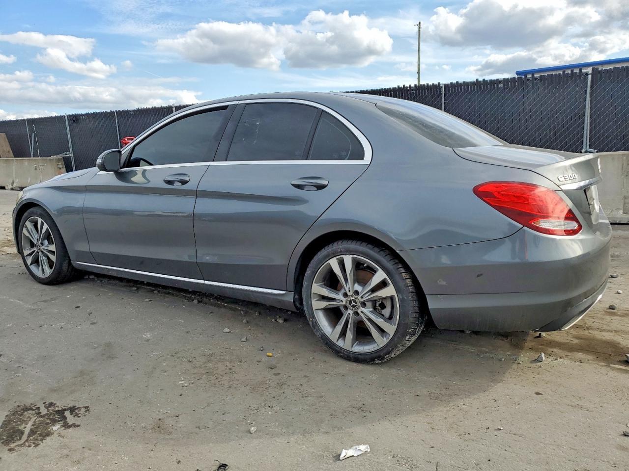 2018 Mercedes-Benz C 300 - Фото 2