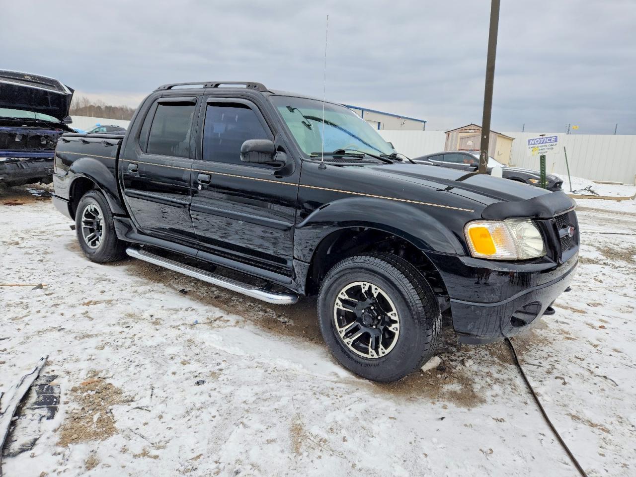 2004 Ford Explorer Sport Trac - Фото 4