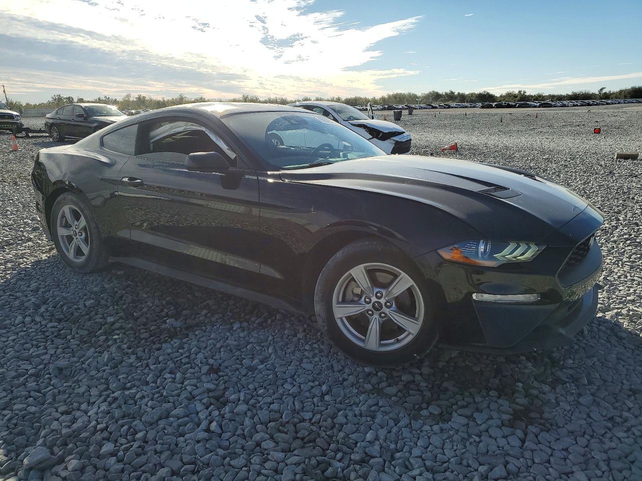 2022 Ford Mustang - Фото 4