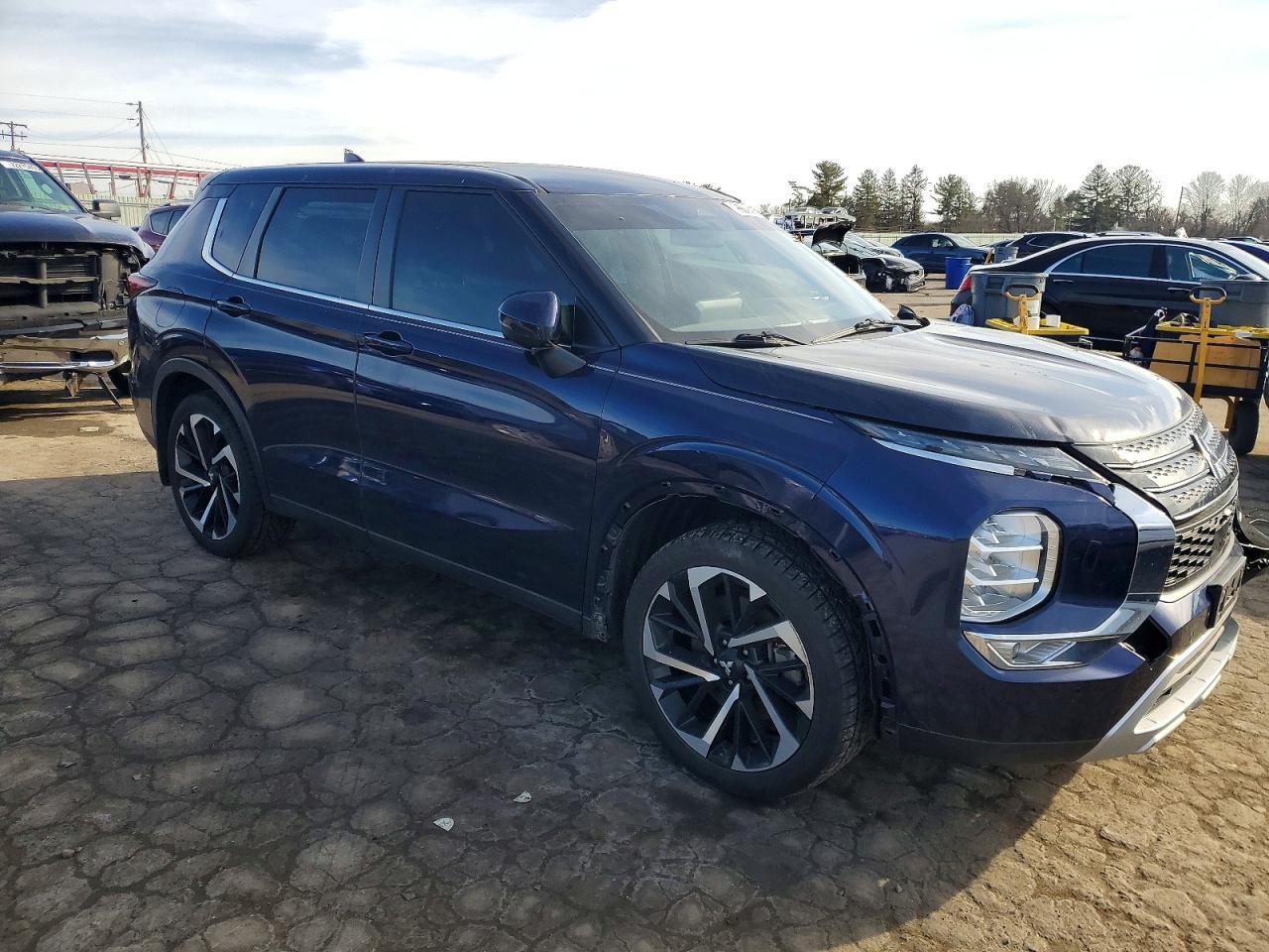 2022 Mitsubishi Outlander Se - Image 4