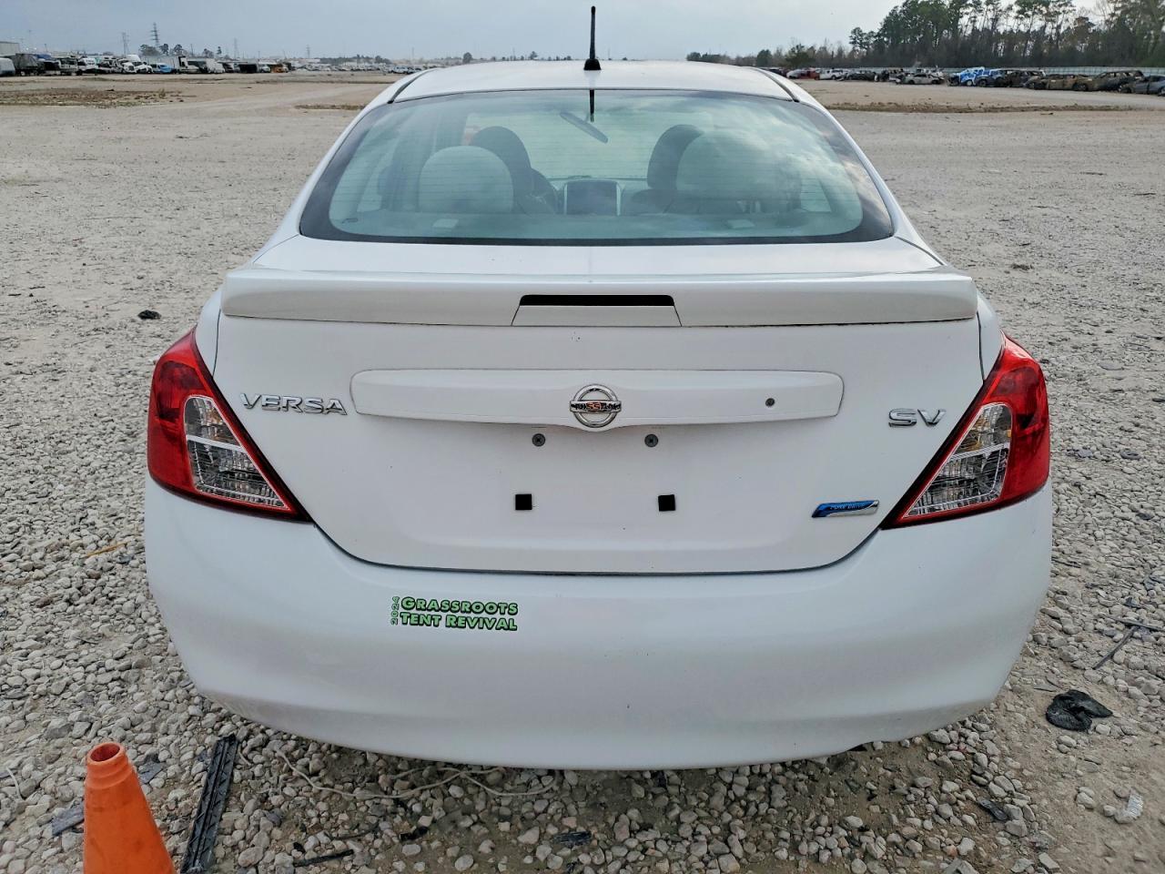 2014 Nissan Versa S - Image 6