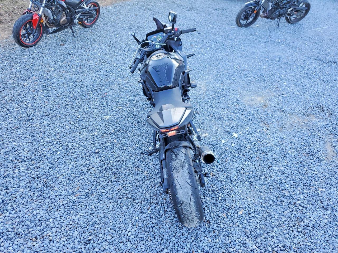 2025 Suzuki Gsx800 F - Фото 4