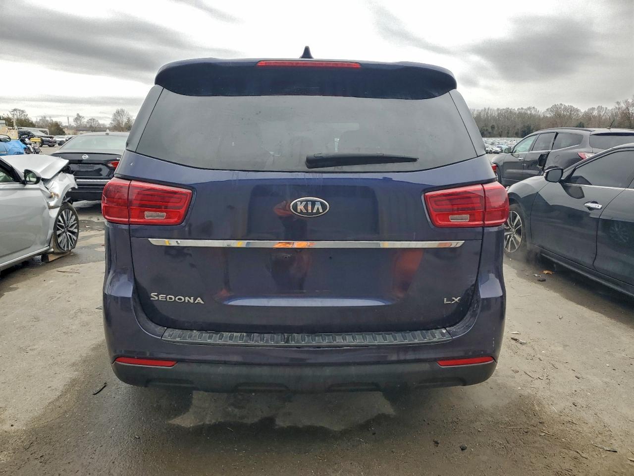 2020 Kia Sedona Lx - Фото 6