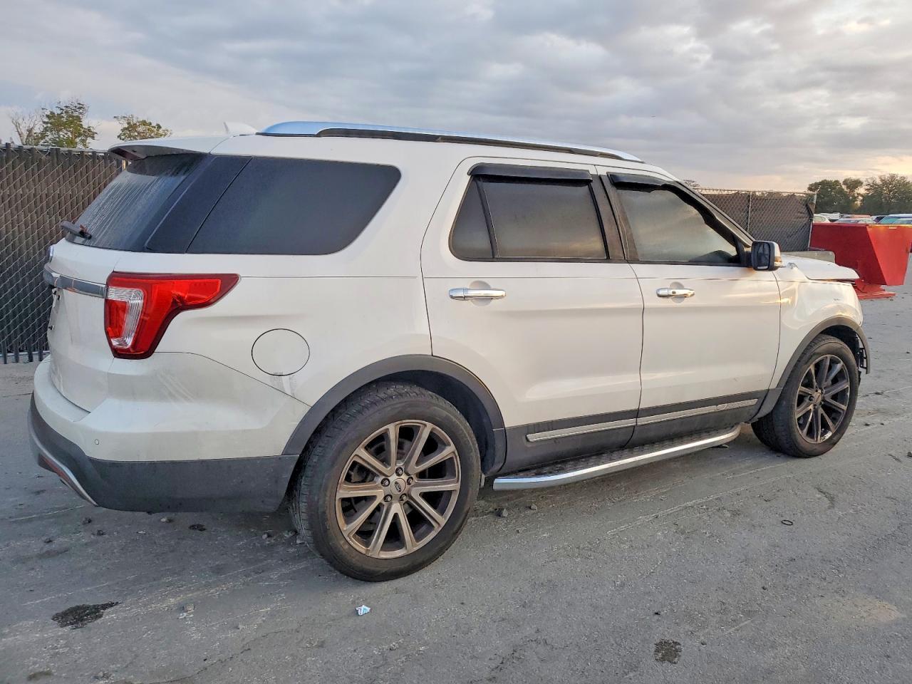 2017 Ford Explorer Limited - Фото 3