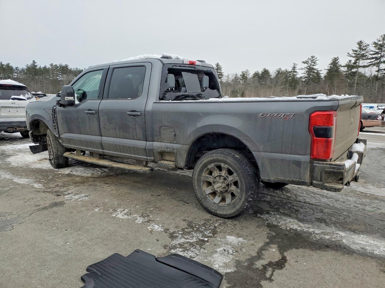 2024 Ford F250 Super Duty - Image 2