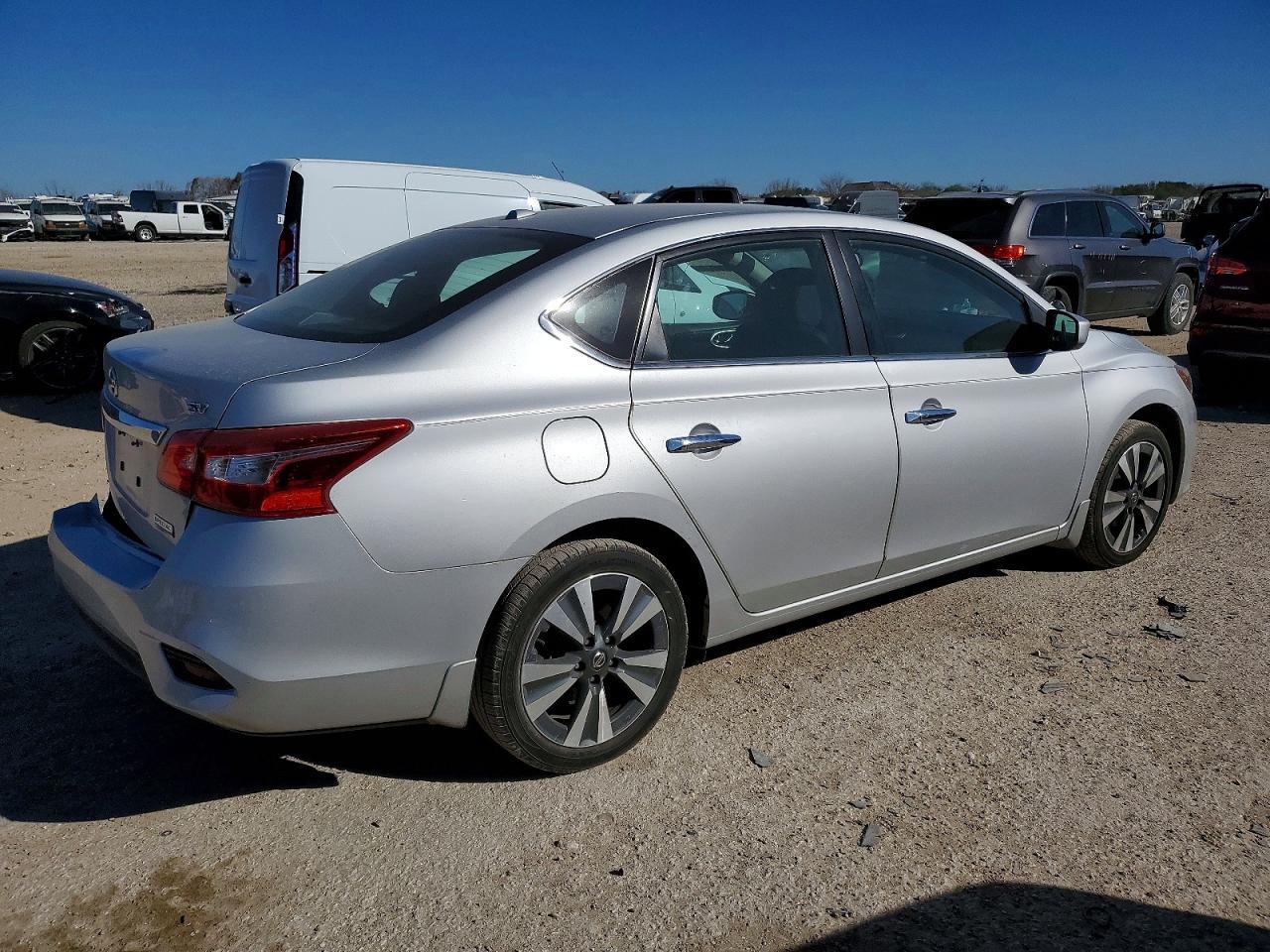 2019 Nissan Sentra Sv - Фото 3