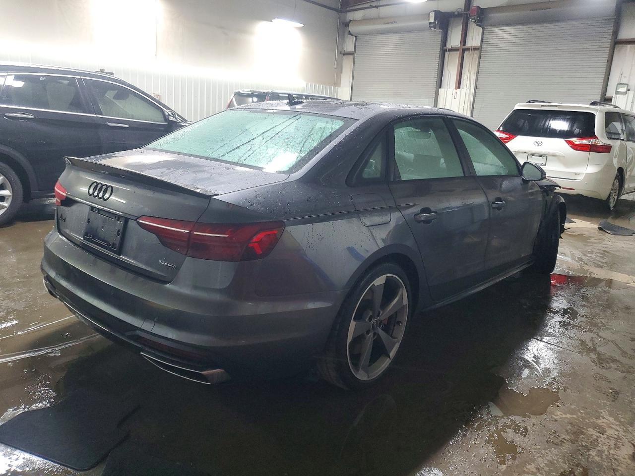 2022 Audi A4 Premium Plus 45 - Фото 3