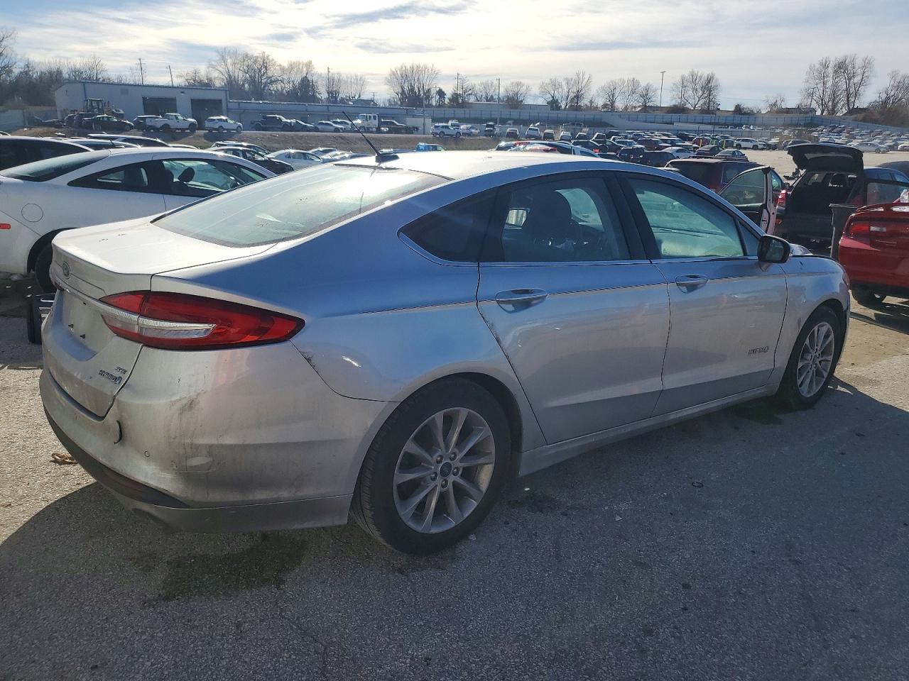 2017 Ford Fusion Se Hybrid - Image 3