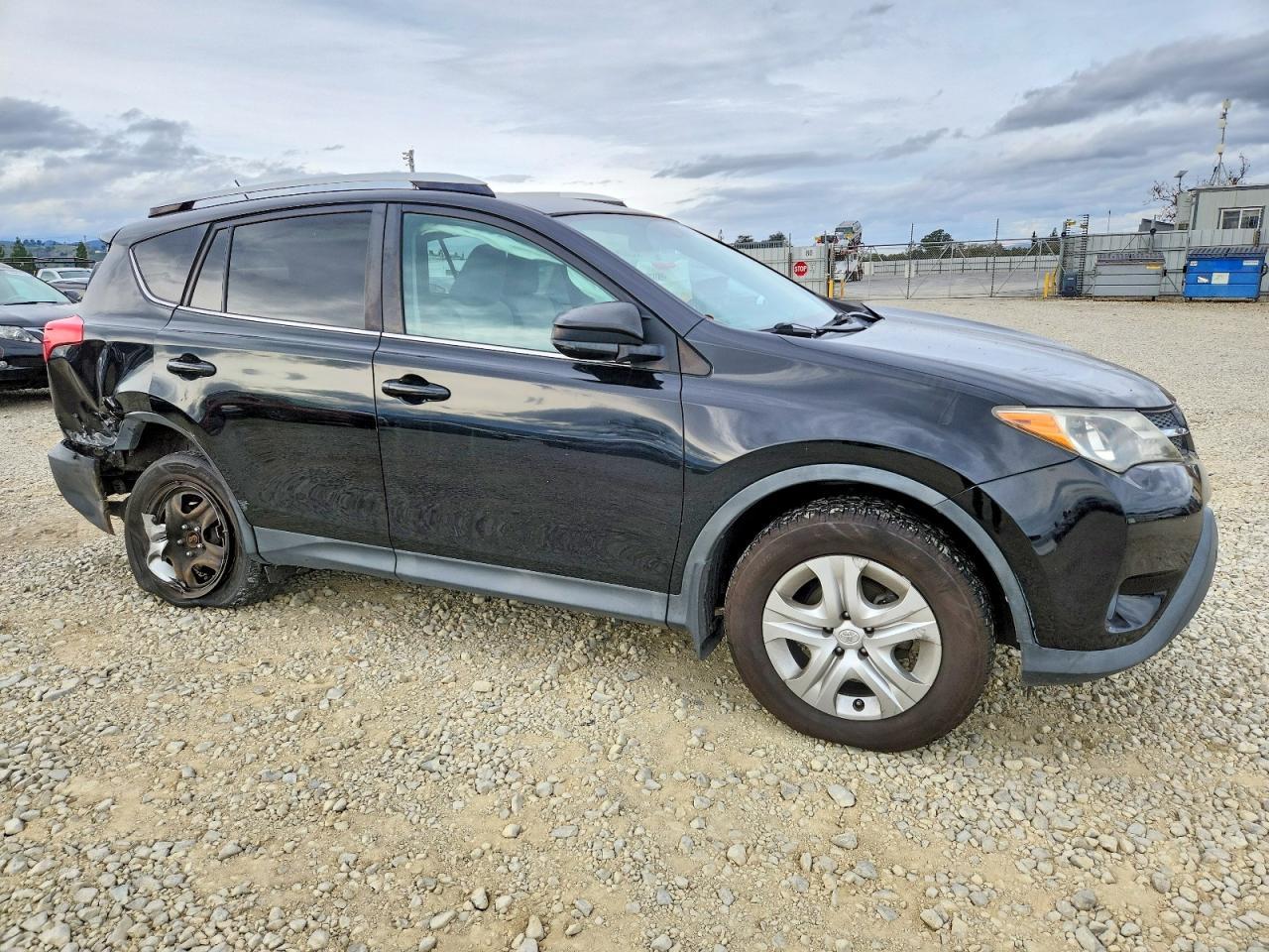 2015 Toyota Rav4 Le - Image 4