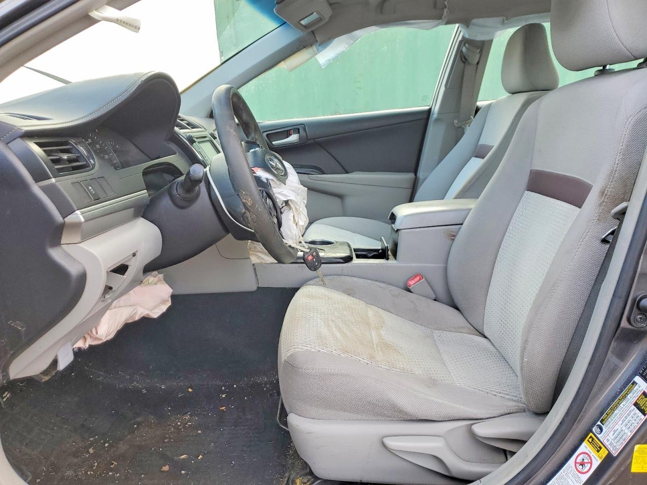 2013 Toyota Camry L - Фото 7