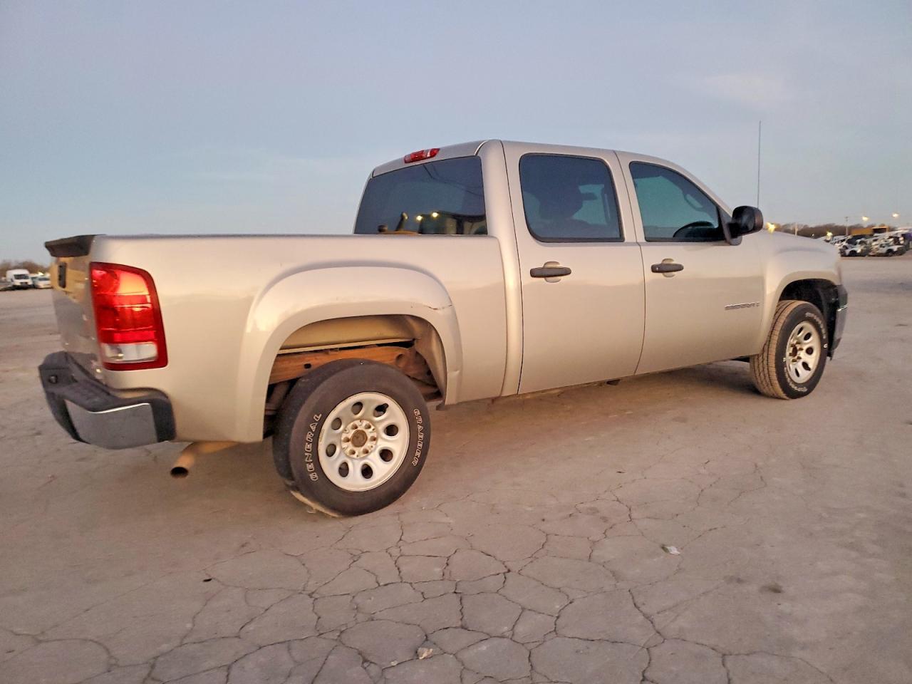 2009 GMC Sierra C1500 - Image 3