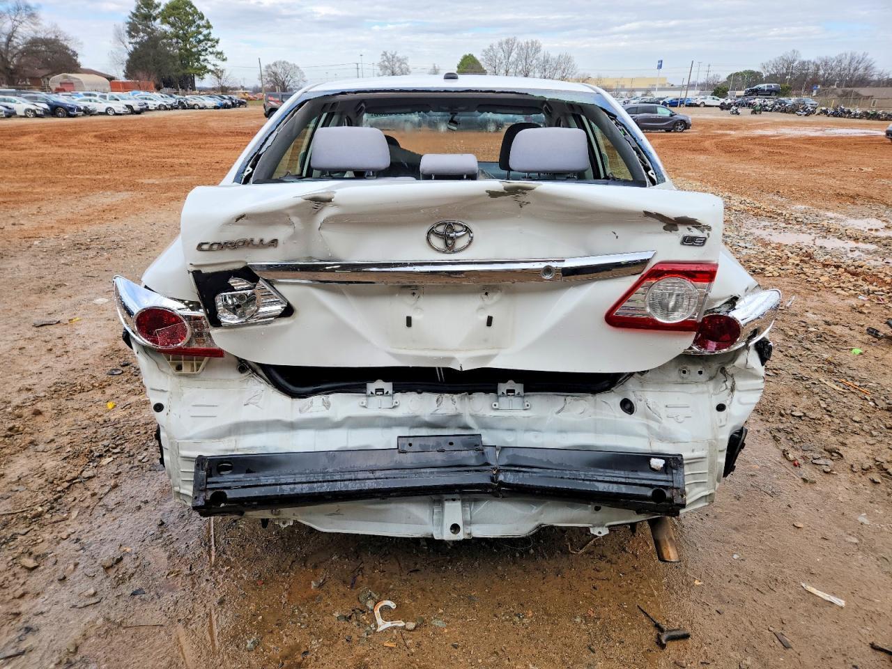 2011 Toyota Corolla Le - Image 6