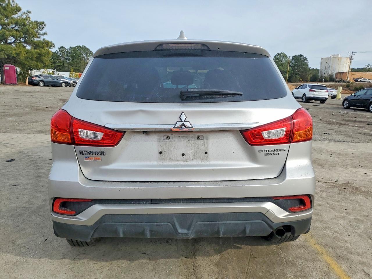 2019 Mitsubishi Outlander Sport Es - Image 6