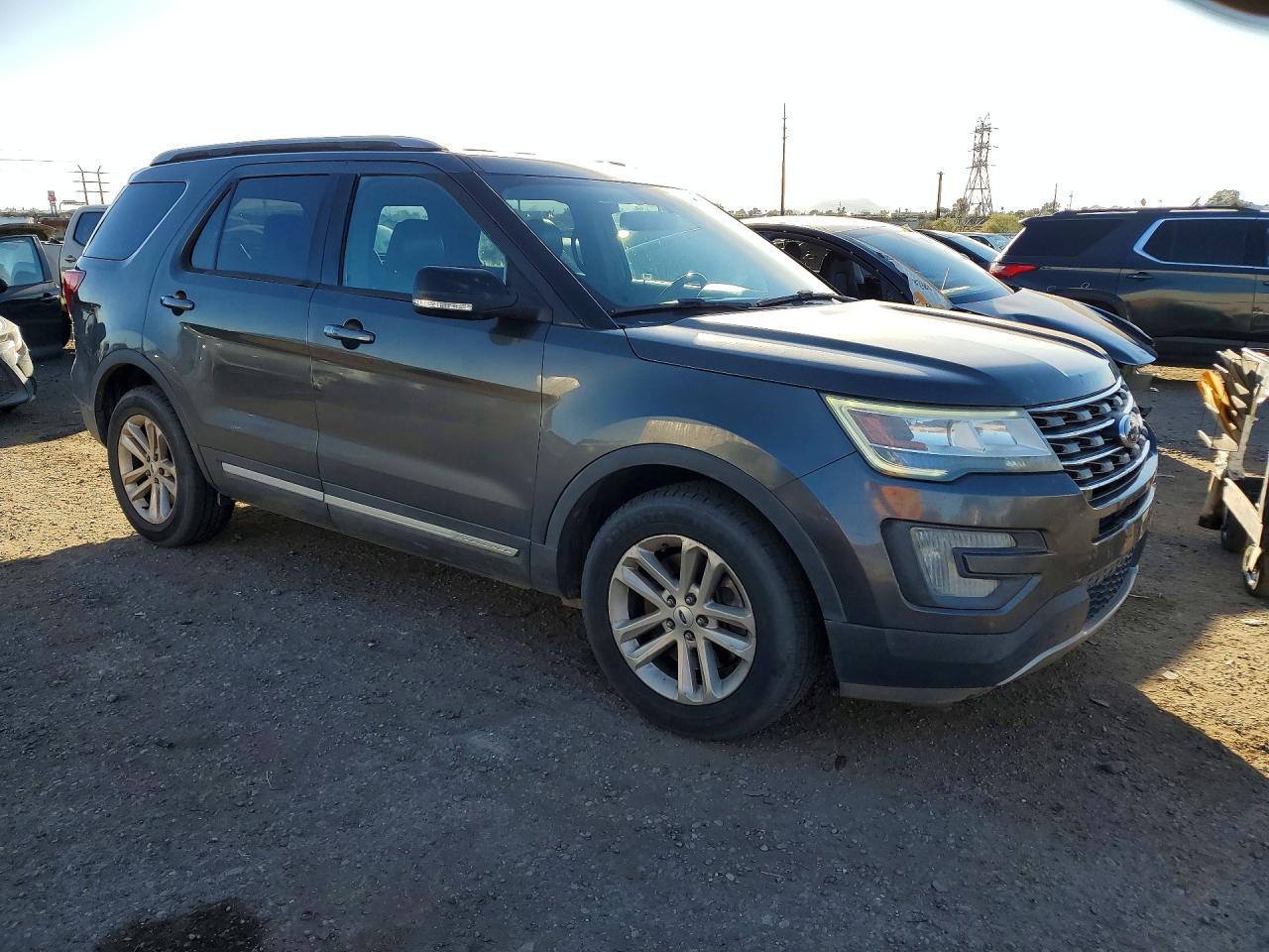 2017 Ford Explorer Xlt - Фото 4