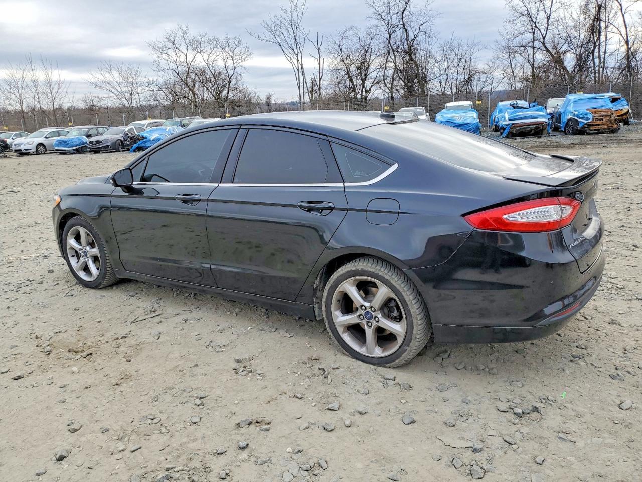 2013 Ford Fusion Se - Фото 2
