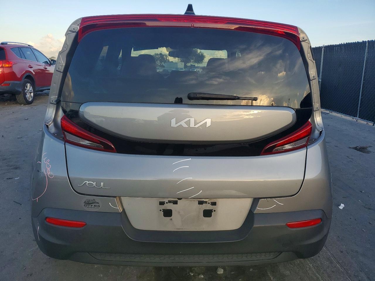2022 Kia Soul Lx - Image 6