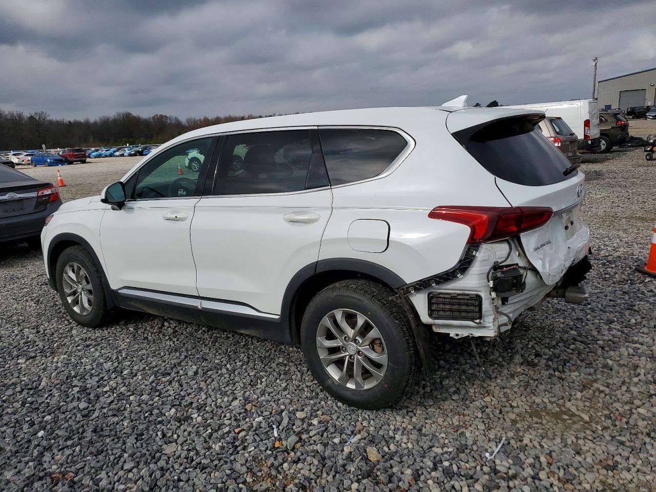 2020 Hyundai Santa Fe Sel - Image 2