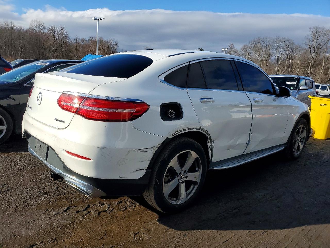 2017 Mercedes-Benz Glc Coupe 300 4Matic - Image 3