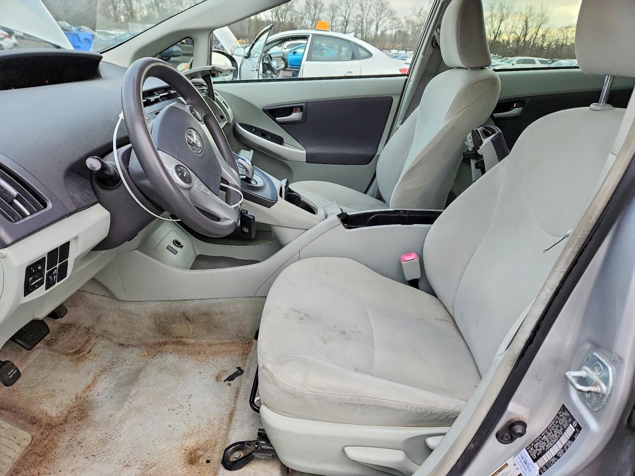 2011 Toyota Prius - Фото 7