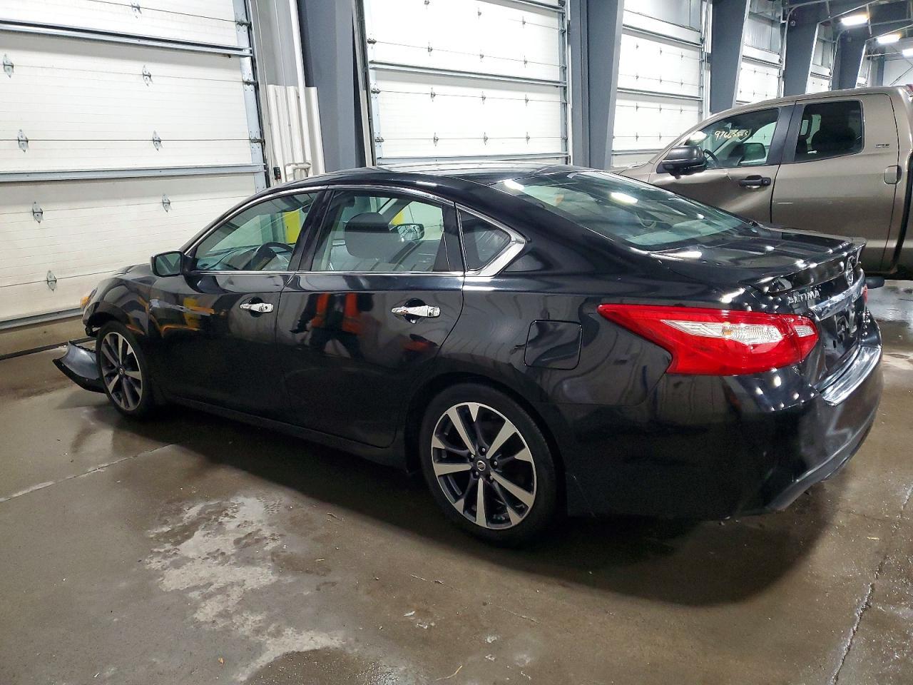 2016 Nissan Altima 2.5 Sr - Image 2