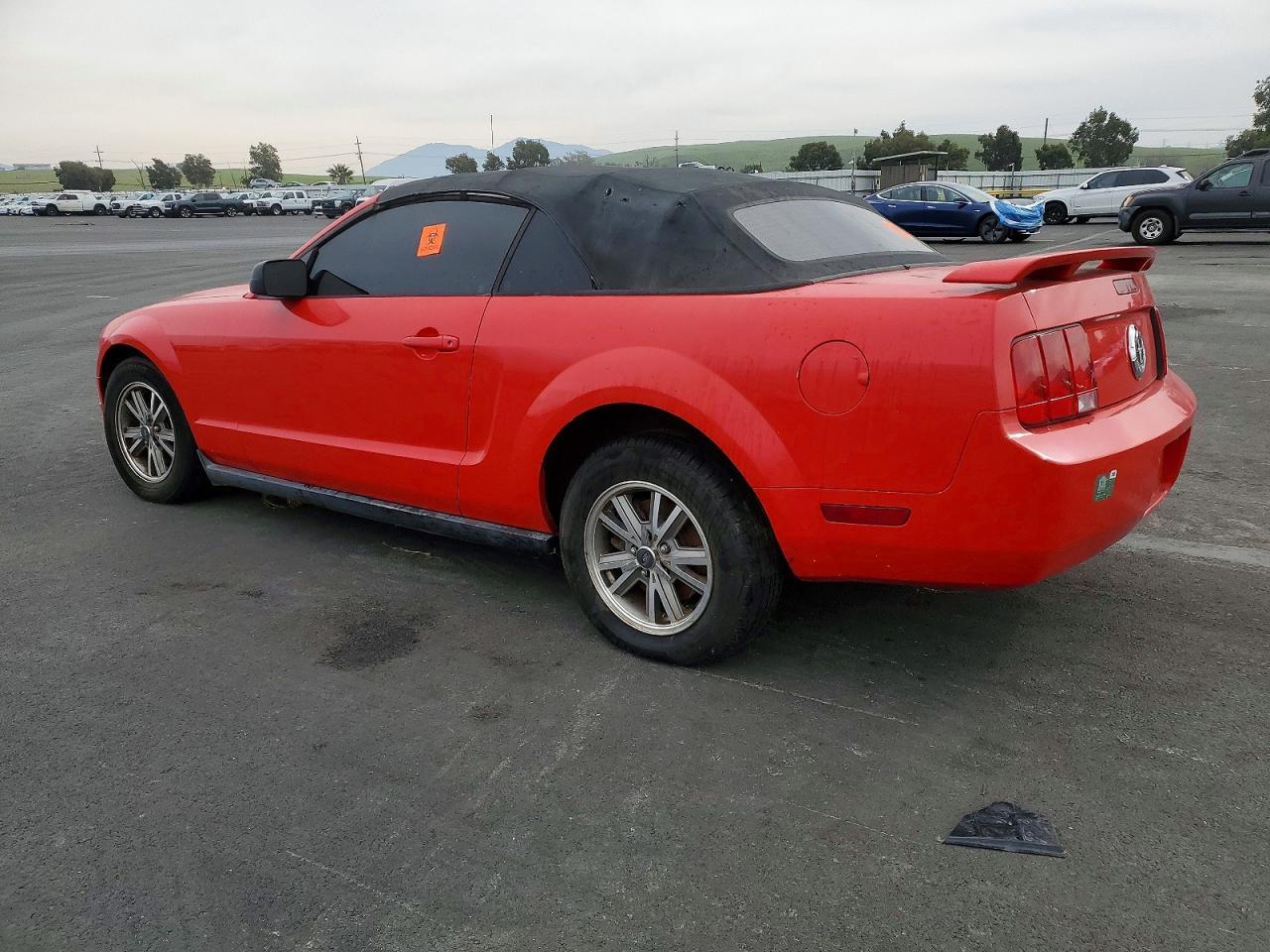 2005 Ford Mustang - Image 2