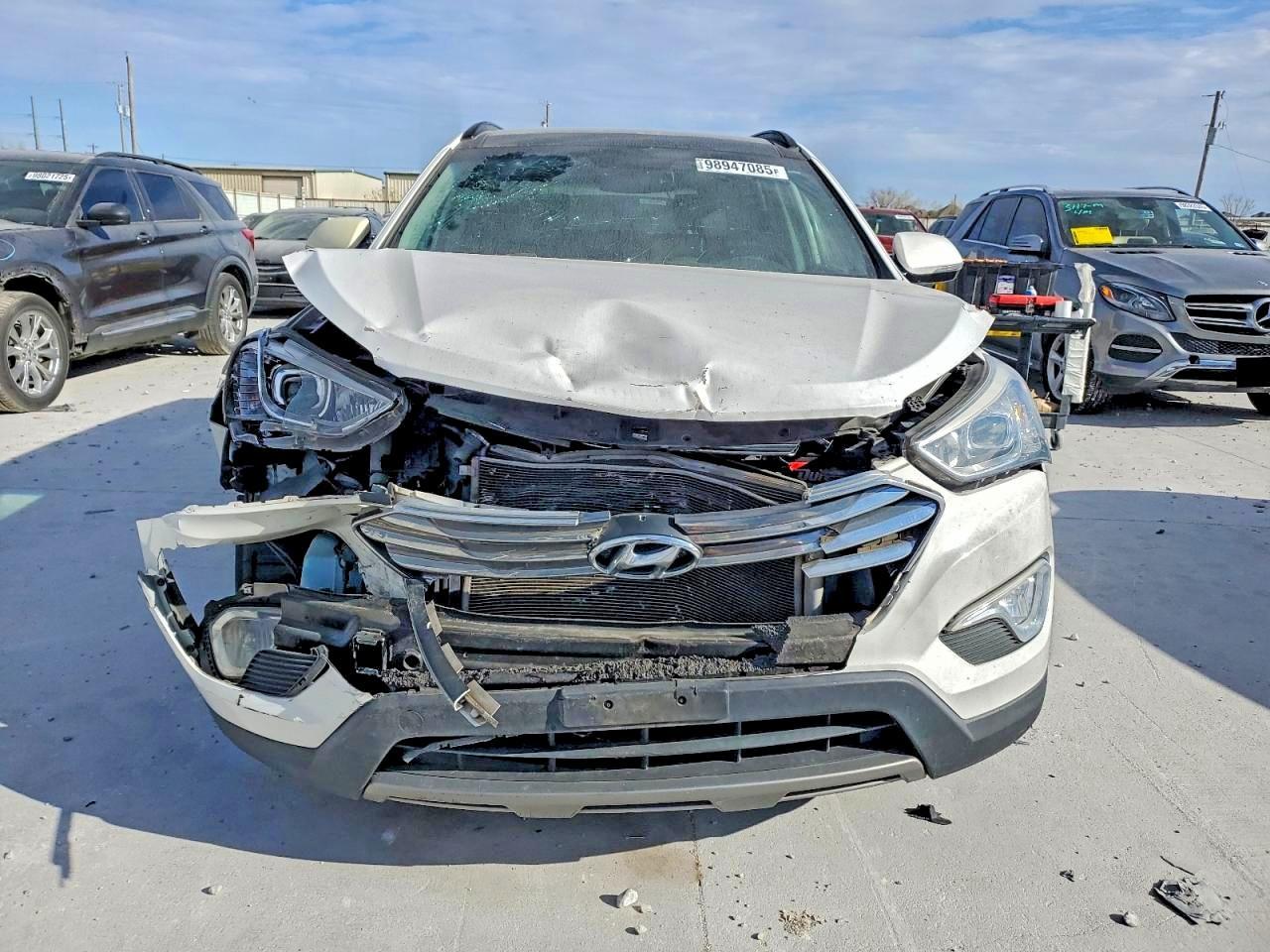 2014 Hyundai Santa Fe Gls - Image 5