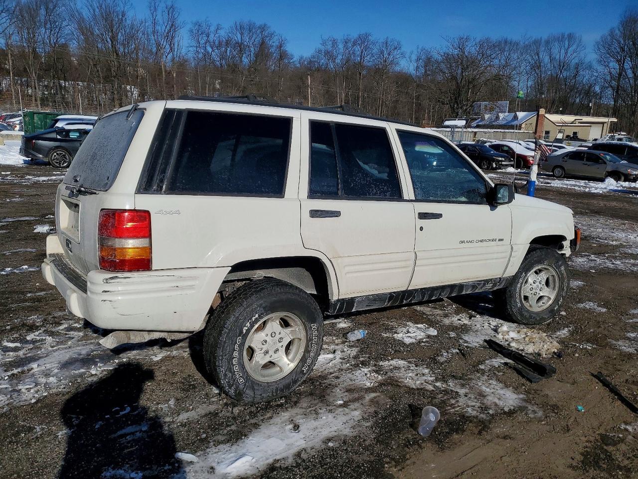 1998 Jeep Grand Cherokee Laredo - Image 3