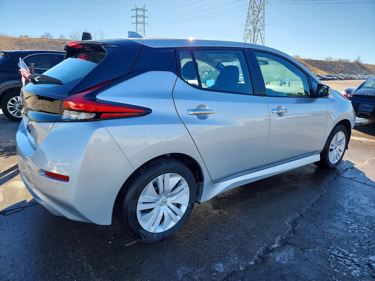 2025 Nissan Leaf S - Фото 3