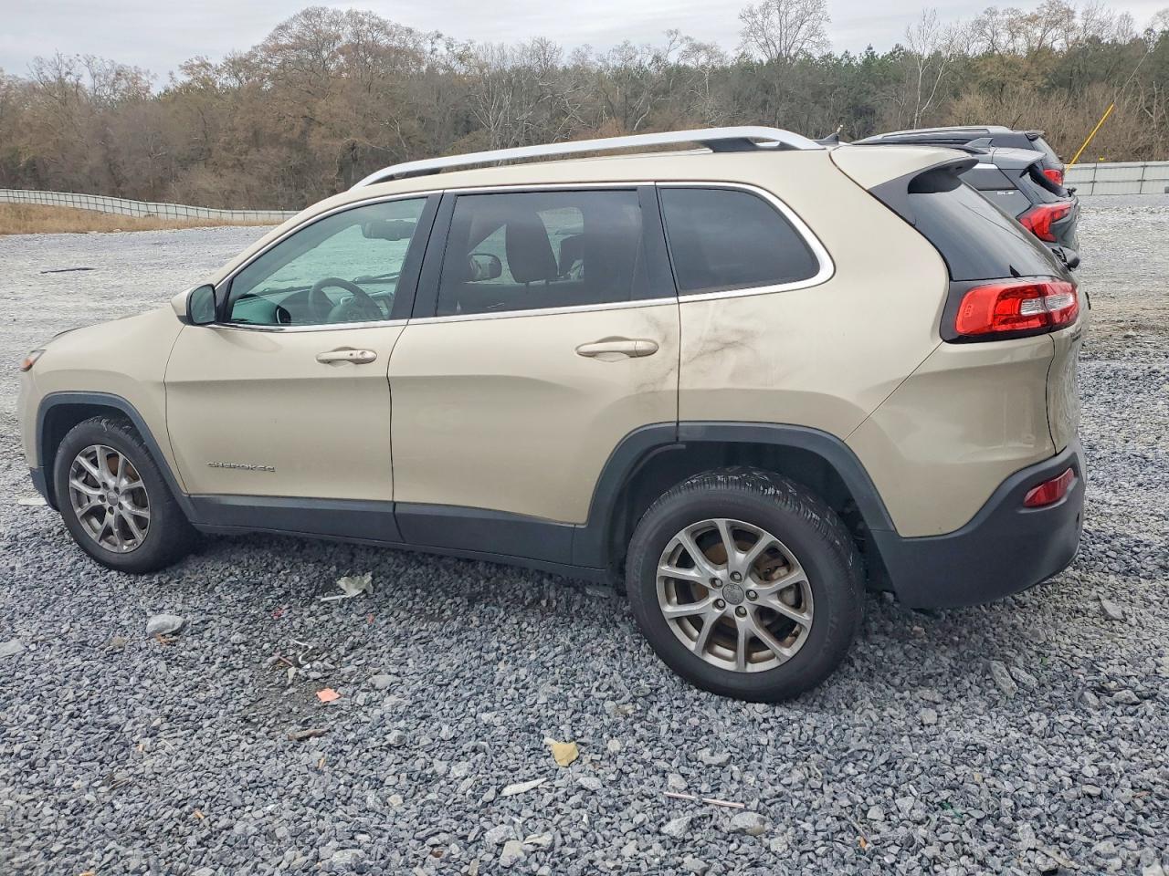 2015 Jeep Cherokee Latitude - Фото 2