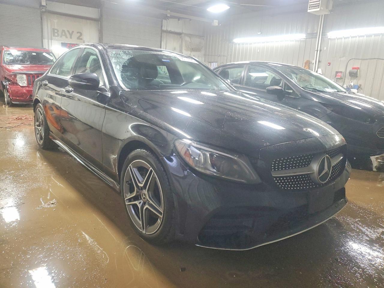 2021 Mercedes-Benz C 300 4Matic - Фото 4