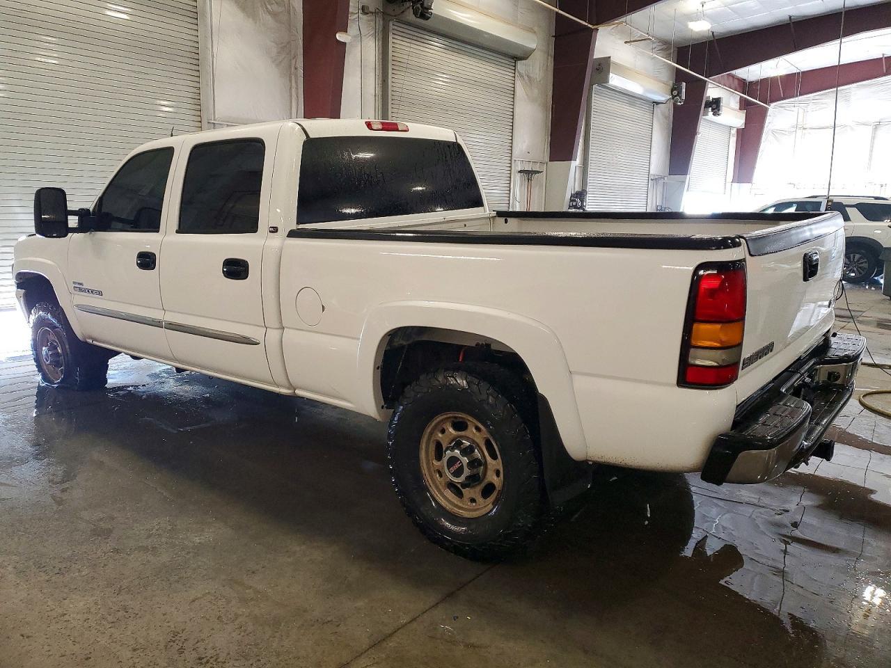 2005 GMC Sierra K2500 Heavy Duty - Фото 2