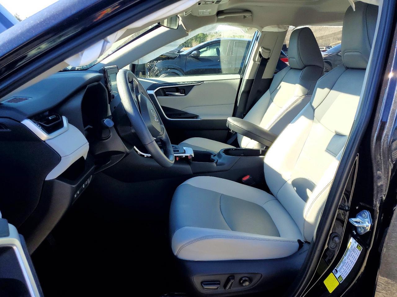 2022 Toyota Rav4 Xle Premium - Image 7