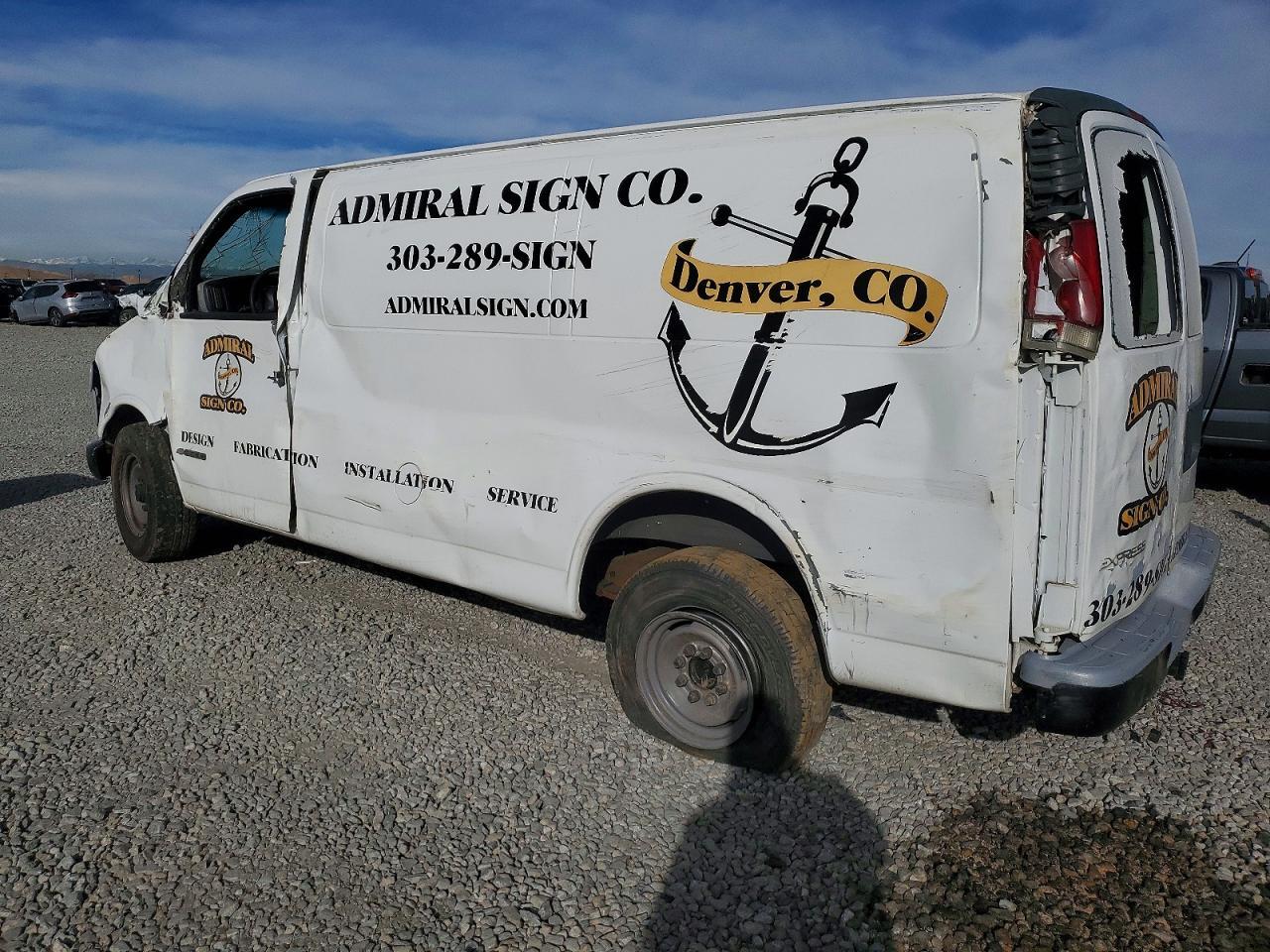2001 Chevrolet Express 2500 Delivery Van - Фото 2