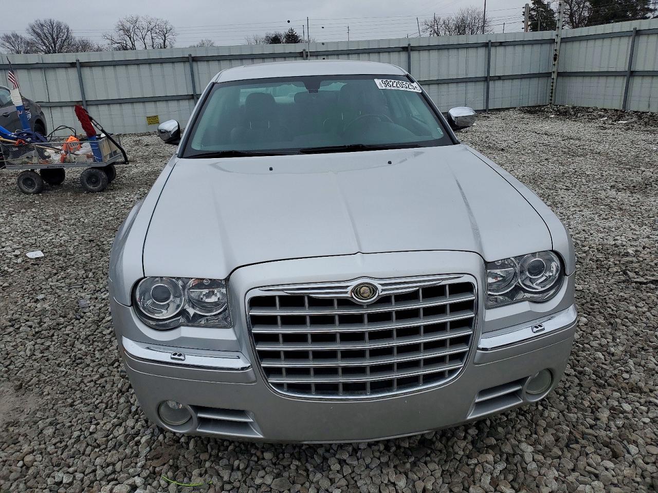 2005 Chrysler 300C - Image 5