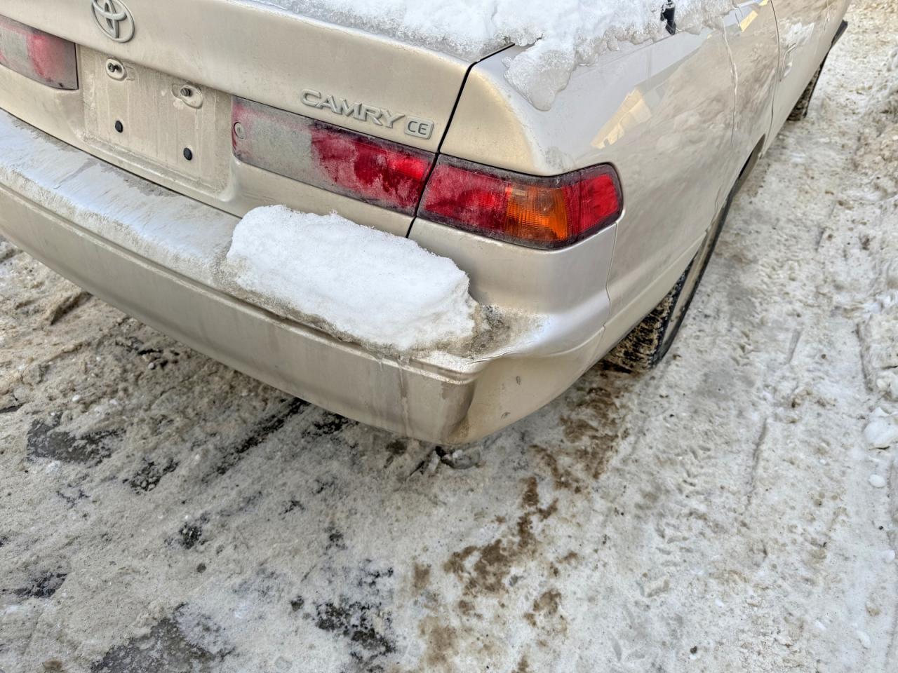 1998 Toyota Camry Ce - Image 3