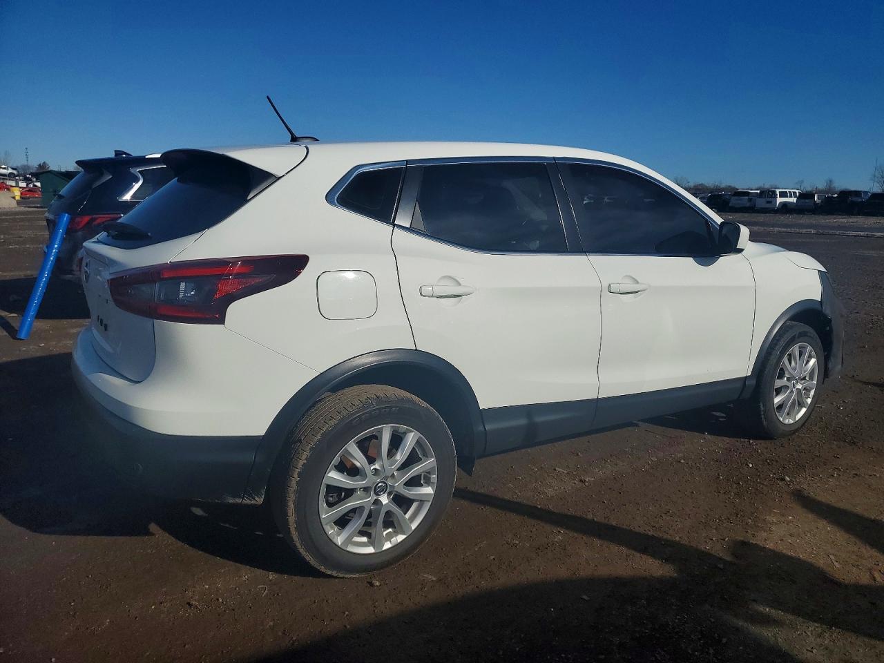 2021 Nissan Rogue Sport S - Фото 3