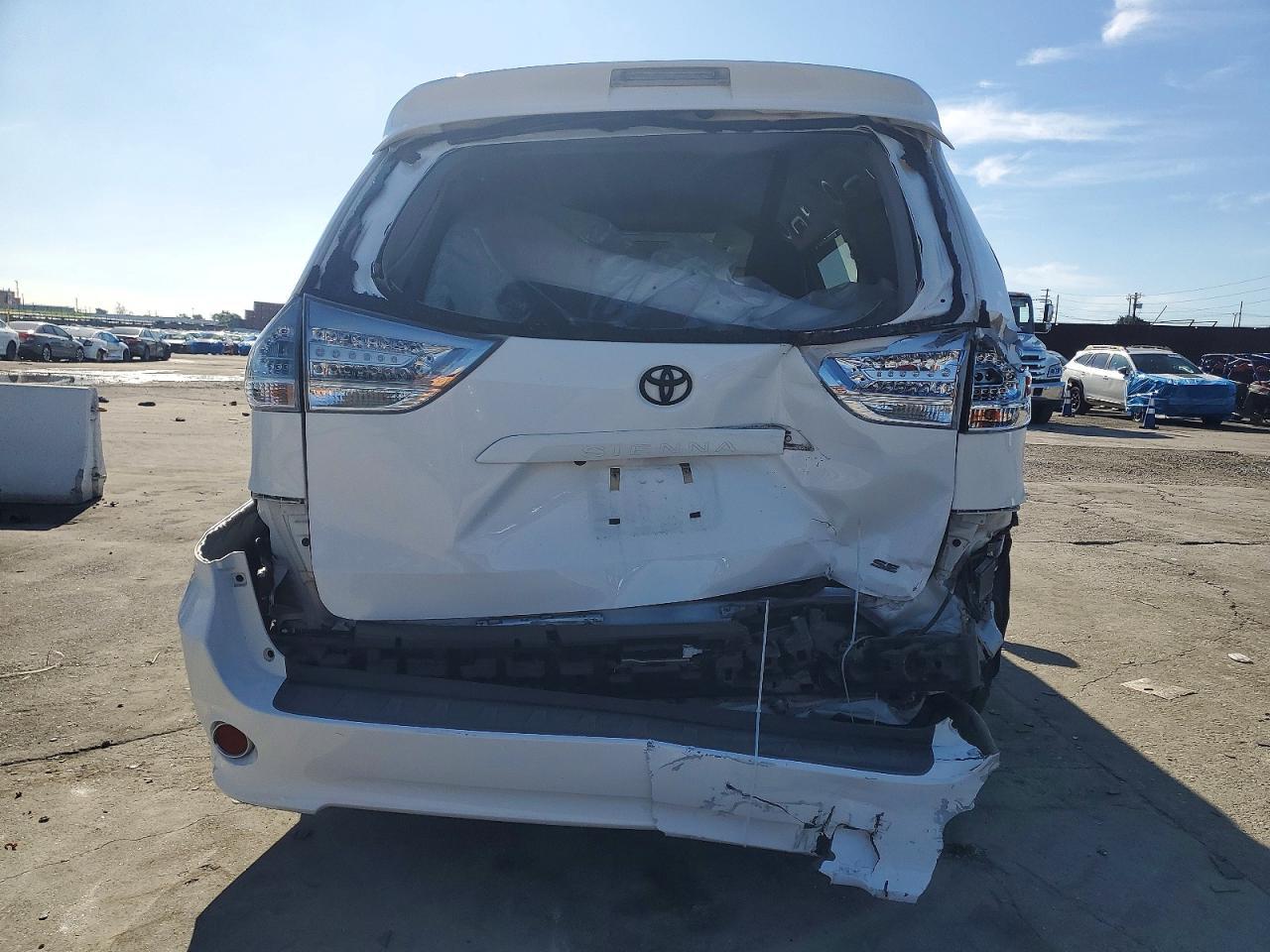 2016 Toyota Sienna Se Premium - Image 6