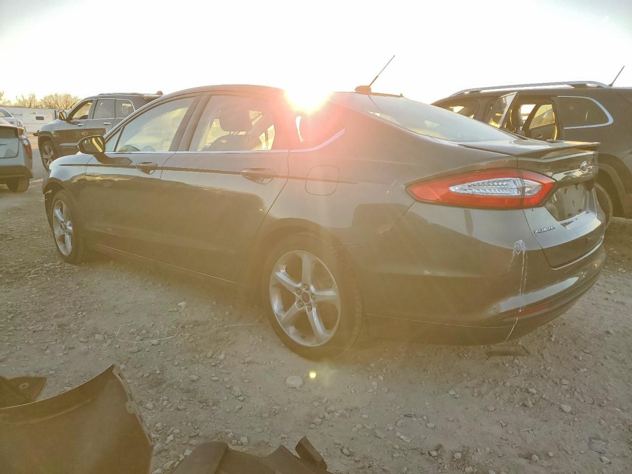 2016 Ford Fusion Se - Фото 2