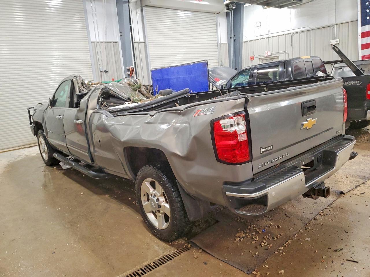 2017 Chevrolet Silverado K2500 Heavy Duty Ltz - Image 2