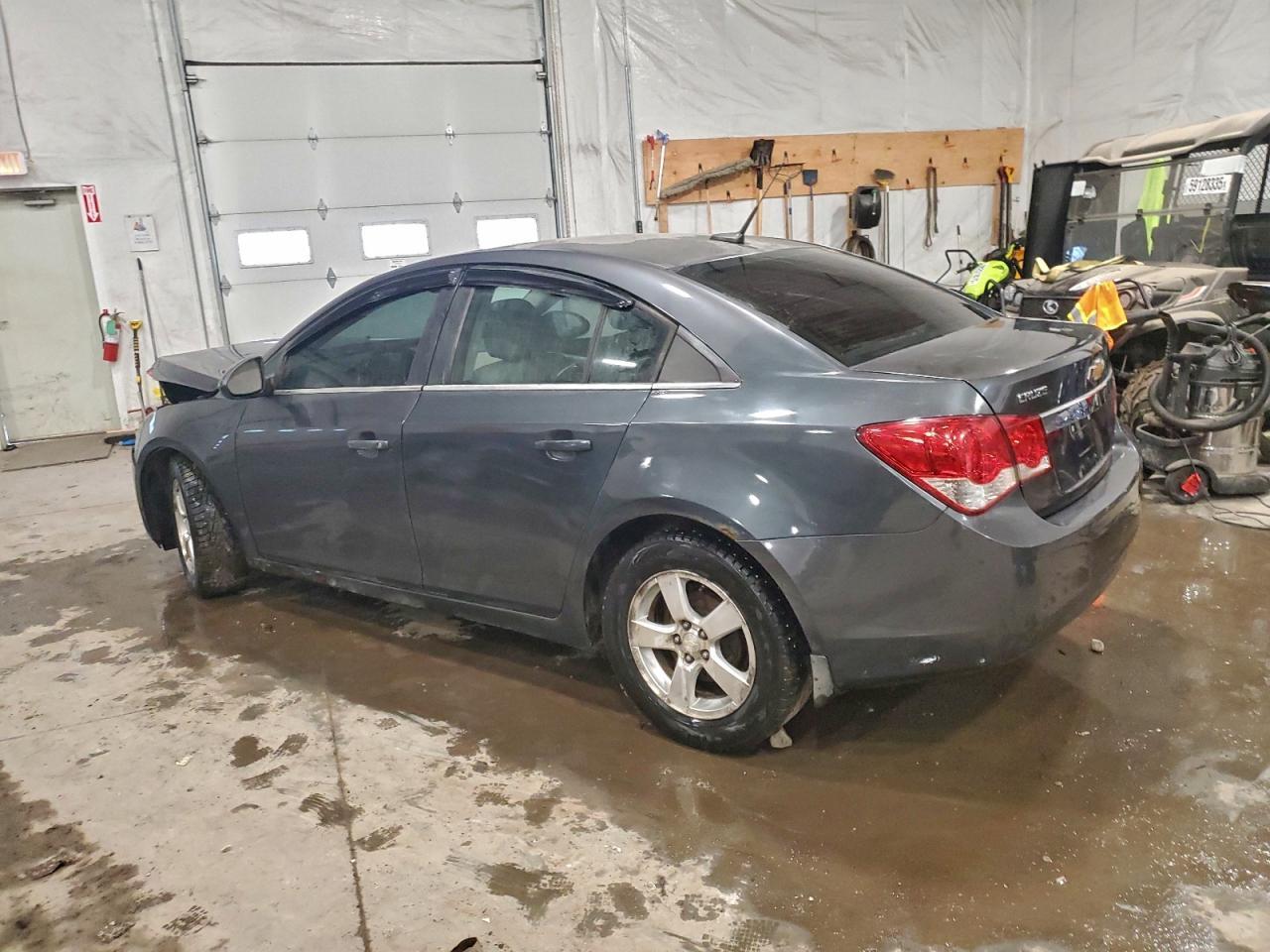 2013 Chevrolet Cruze Lt - Image 2