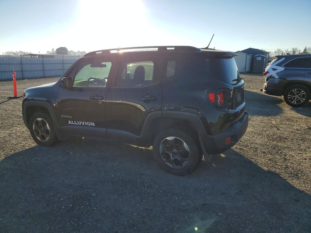 2015 Jeep Renegade Latitude - Фото 2