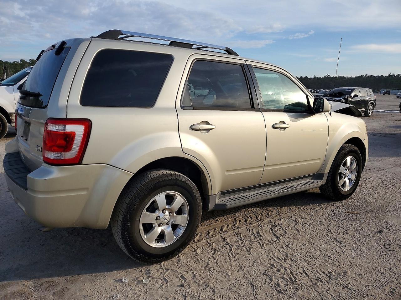 2012 Ford Escape Limited - Image 3