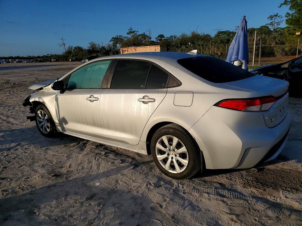 2020 Toyota Corolla Le - Image 2