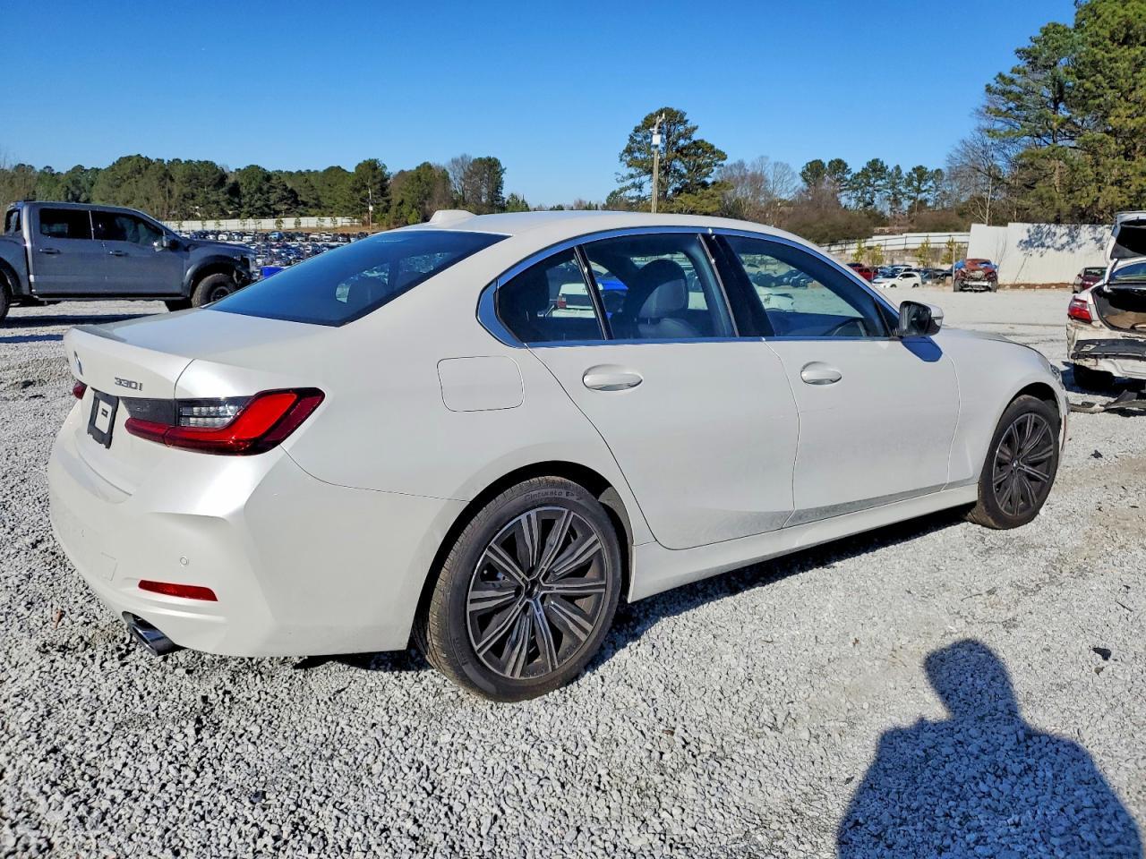 2025 BMW 330Xi - Фото 3