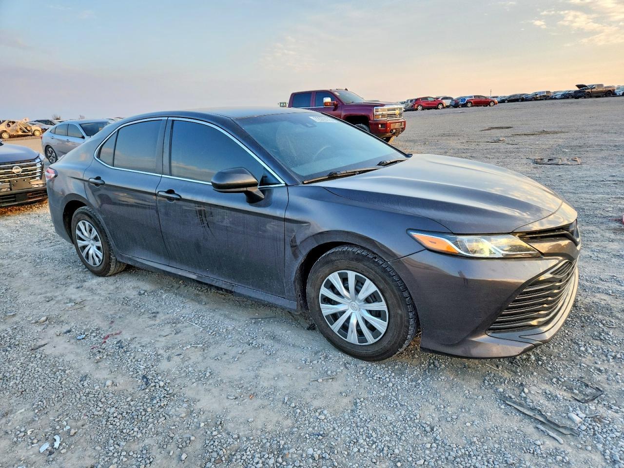 2019 Toyota Camry Le - Фото 4