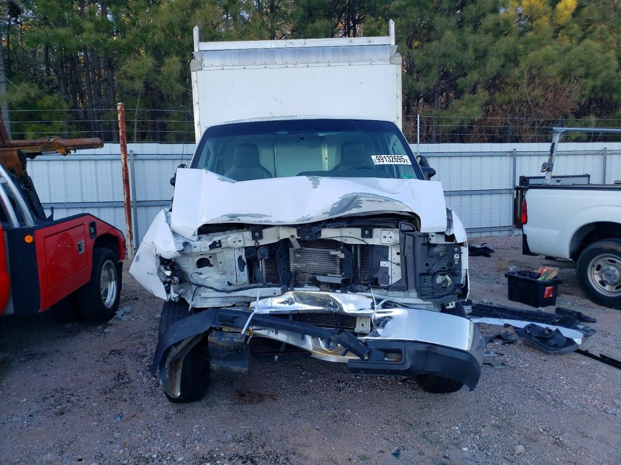 2016 Ford E350 Box Truck - Фото 5