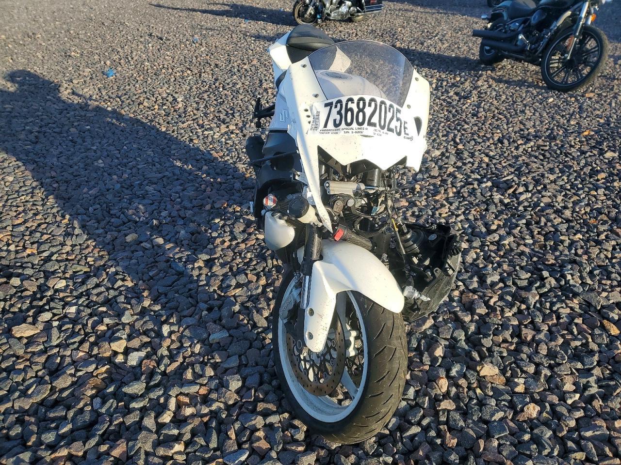 2019 Suzuki Gsx-R600 - Image 2